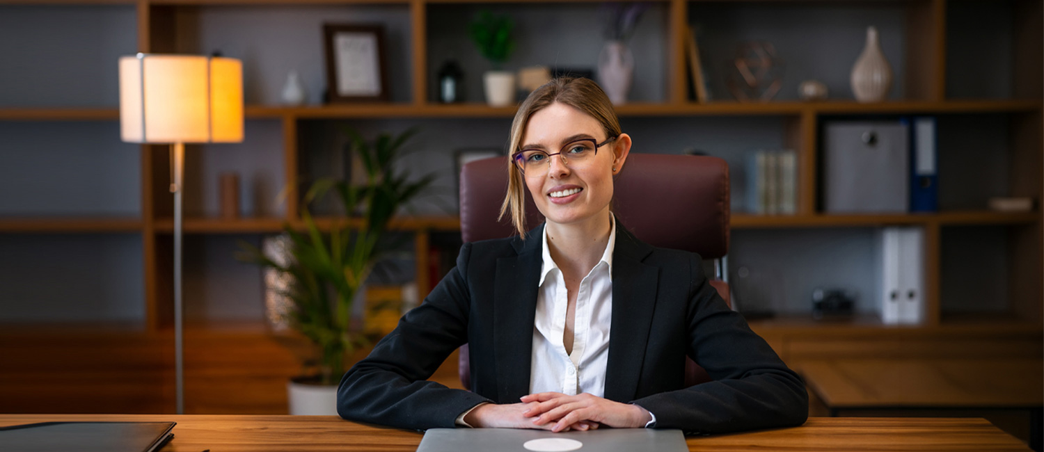 Dale un giro a tu carrera profesional con una maestría.